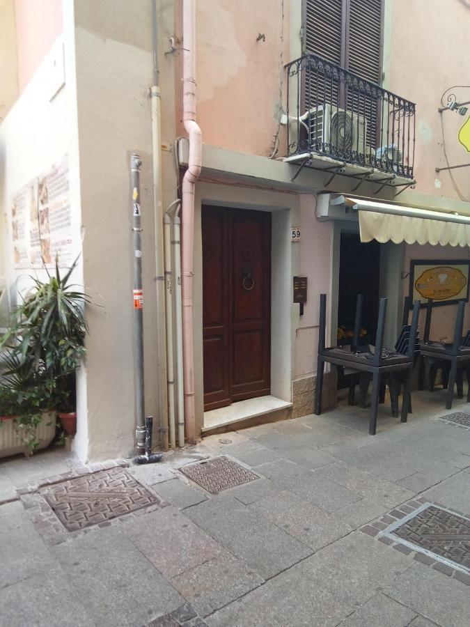 Orchidea Stanza Privata In Appartamento Condiviso "Sapori Di Mare" Cagliari Bagian luar foto